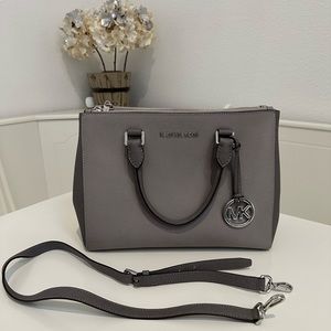 Michael Kors tote